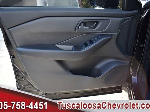 Used 2024 Nissan Rogue S image 16