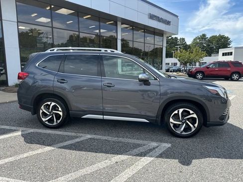 Used 2022 Subaru Forester Touring image 11