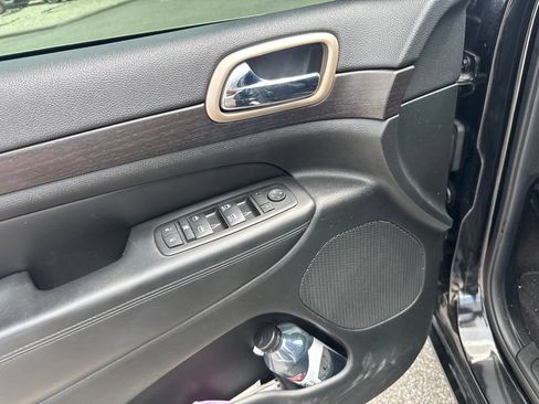 Used 2014 Jeep Grand Cherokee Altitude RWD image 13
