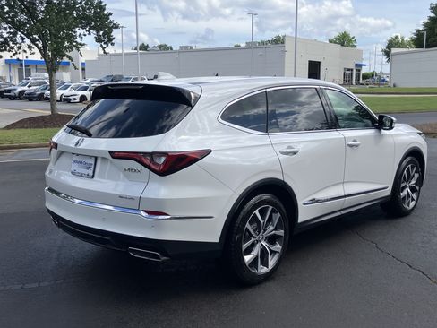 Used 2024 Acura MDX SH-AWD w/ Technology Package image 10