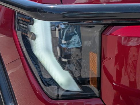 Used 2024 GMC Sierra 2500 AT4 w/ AT4 Premium Plus Package AWD/4WD image 4