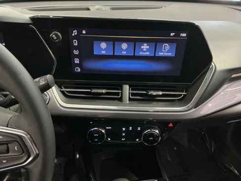 Used 2025 Chevrolet Trax ACTIV w/ Driver Confidence Package image 26