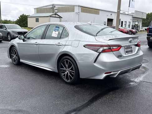 Used 2023 Toyota Camry SE FWD image 7