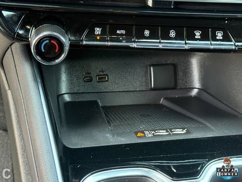 Used 2026 Chevrolet Traverse LT FWD image 23