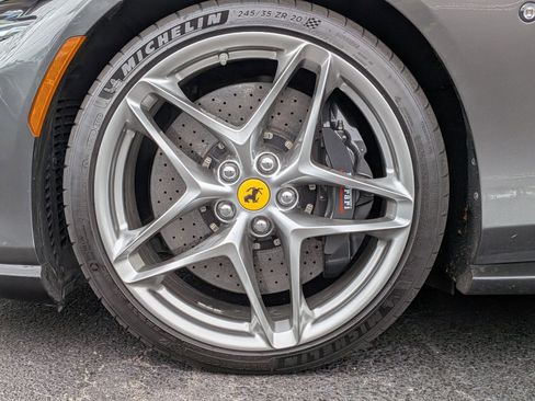 Used 2022 Ferrari Roma image 17
