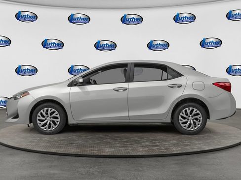 Used 2018 Toyota Corolla LE FWD image 3