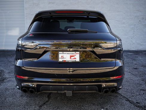 Used 2022 Porsche Cayenne GTS w/ Premium Package Plus image 13