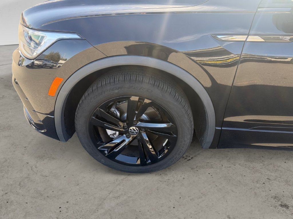 Certified 2024 Volkswagen Tiguan SE R-Line FWD image 14