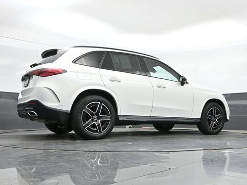 Used 2024 Mercedes-Benz GLC 300 4MATIC image 40