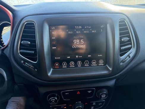 Used 2020 Jeep Compass Trailhawk AWD/4WD image 15
