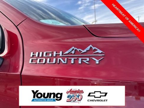 New 2026 Chevrolet Suburban High Country AWD/4WD image 10