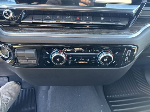 New 2026 GMC Sierra 1500 Elevation image 25