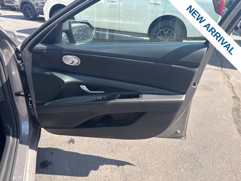 Used 2023 Hyundai Elantra SEL w/ Convenience Package FWD image 10