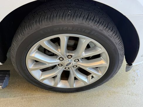 Used 2019 Ford Expedition Max Platinum AWD/4WD image 6
