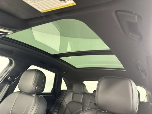 Certified 2026 Porsche Macan AWD/4WD image 42