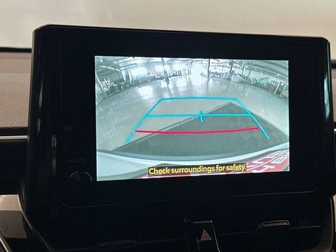 Used 2024 Toyota Corolla Cross AWD Hybrid w/ Moonroof Package image 19