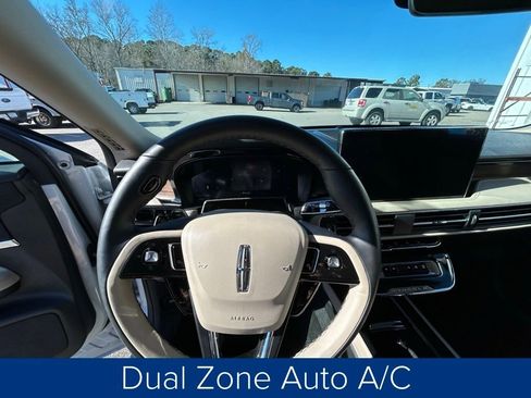 Used 2025 Lincoln Corsair Reserve w/ Equipment Group 202A image 31