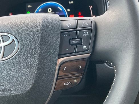 Certified 2025 Toyota Camry SE image 17