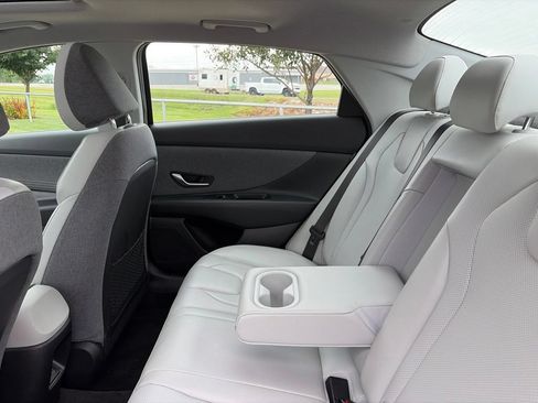 Used 2024 Hyundai Elantra Limited FWD image 43
