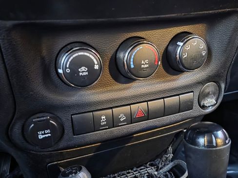 Used 2013 Jeep Wrangler Sport image 16