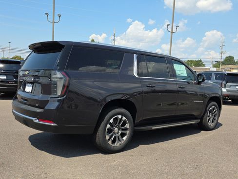 New 2026 Chevrolet Suburban LT w/ Advanced Technology Package AWD/4WD image 5