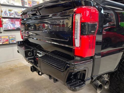 Used 2024 Ford F250 Limited w/ FX4 Off-Road Package image 17