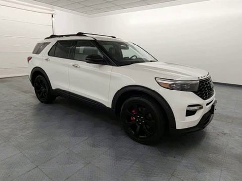Used 2022 Ford Explorer ST w/ Equipment Group 401A image 2