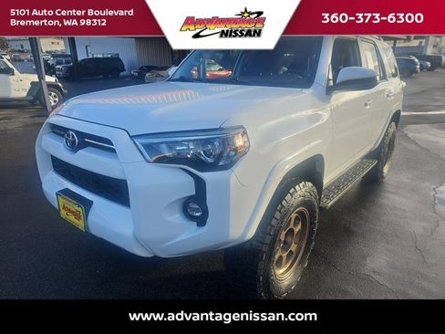 Used 2024 Toyota 4Runner SR5 image 1
