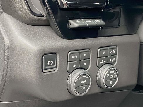 Certified 2026 Chevrolet Silverado 1500 ZR2 image 8