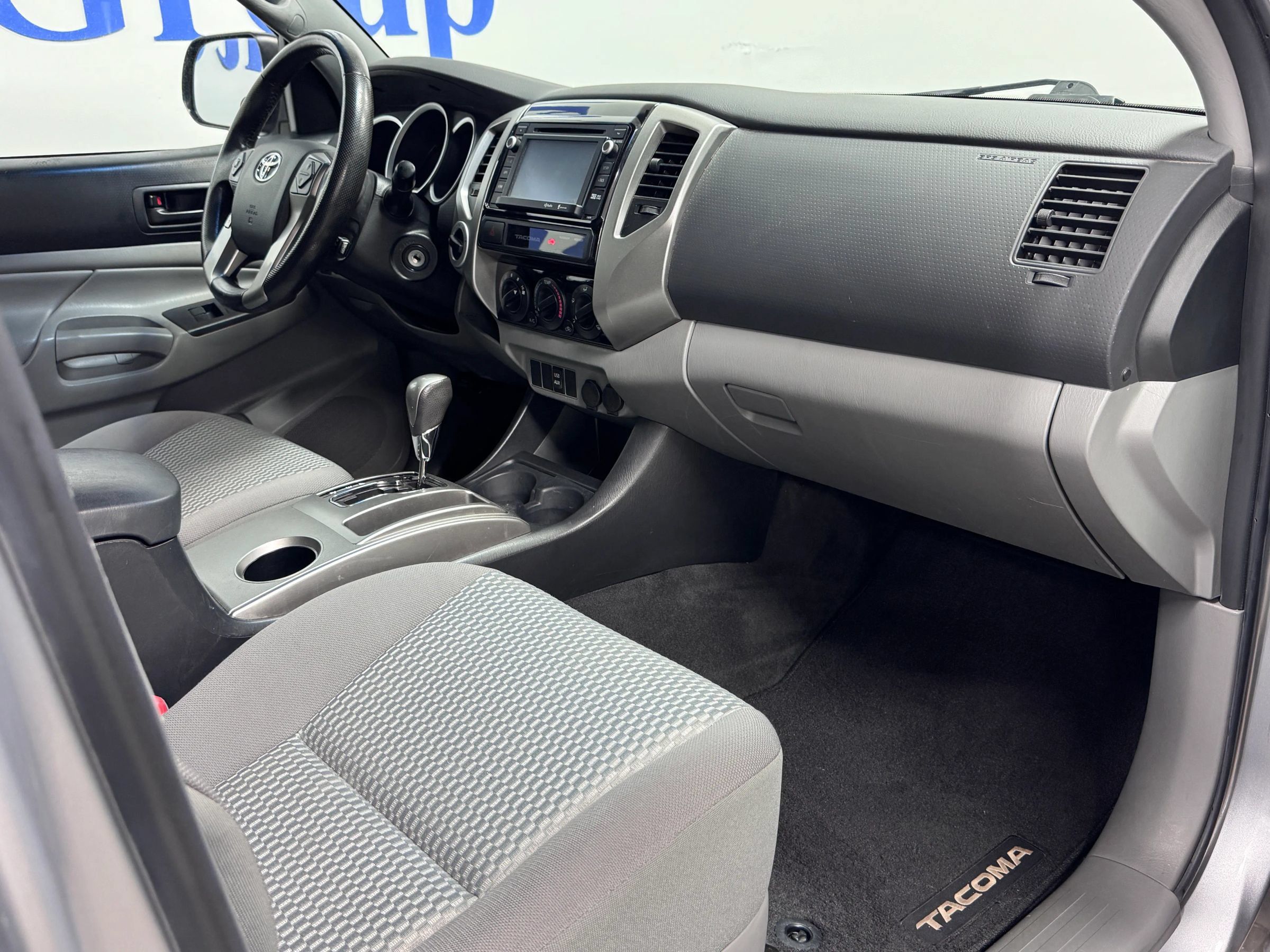 Used 2015 Toyota Tacoma 4x4 Double Cab w/ SR5 Package image 12