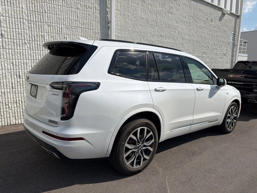 Used 2023 Cadillac XT6 Sport w/ Platinum Package AWD/4WD image 5
