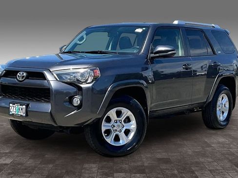 Used 2017 Toyota 4Runner SR5 Premium AWD/4WD image 2