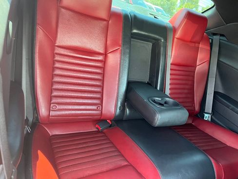 Used 2014 Dodge Challenger SXT RWD image 33