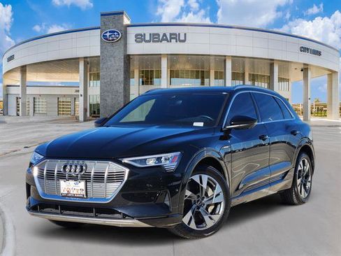 Used 2022 Audi e-tron Premium Plus w/ Premium Plus Package image 1