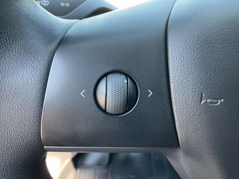 Used 2020 Tesla Model Y Long Range AWD/4WD image 19