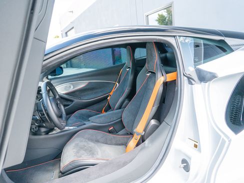 Used 2023 McLaren Artura RWD image 52