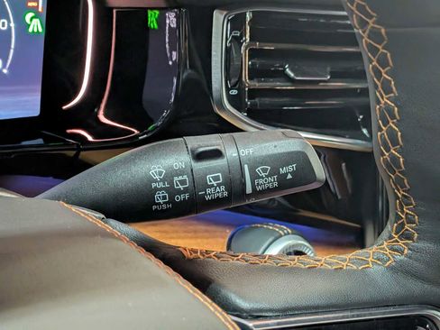 Used 2024 Jeep Grand Wagoneer Series III image 26