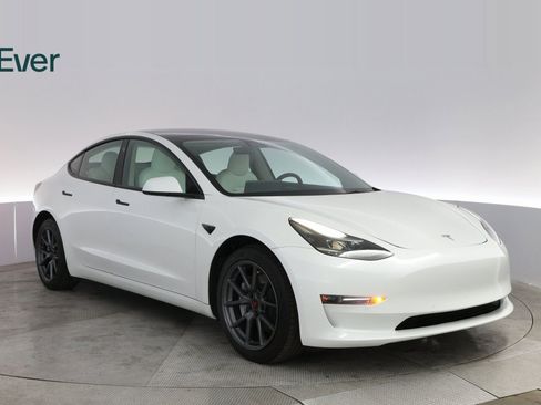 Used 2022 Tesla Model 3 Long Range image 4