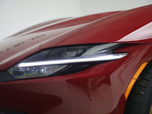 Certified 2025 Ferrari Roma Spider RWD image 40