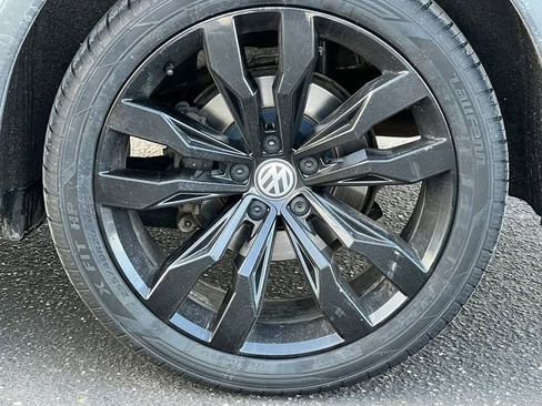 Used 2021 Volkswagen Tiguan SE R-Line image 9