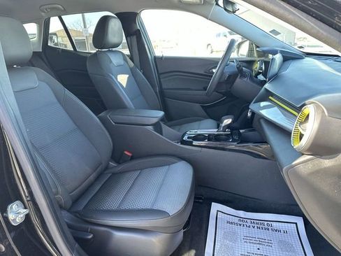 Used 2024 Chevrolet Trax LT image 28