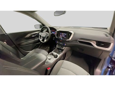 Used 2024 GMC Terrain SLE w/ Driver Convenience Package image 18
