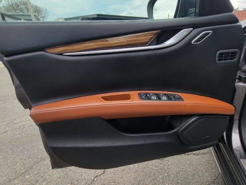 Used 2018 Maserati Ghibli S GranLusso image 12