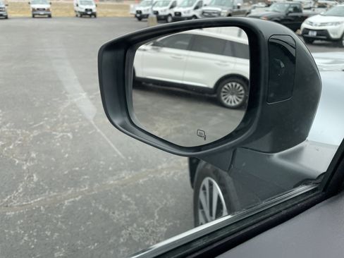 Used 2025 Subaru Outback Premium image 29