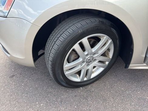 Used 2014 Volkswagen Jetta SE FWD image 9