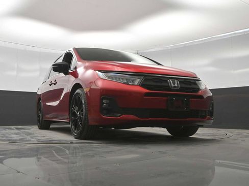 Used 2025 Honda Odyssey Sport-L image 41