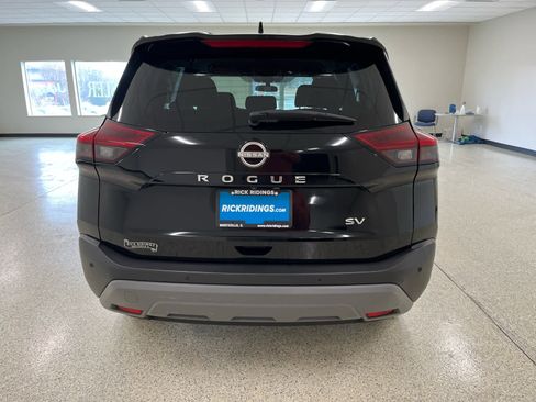 Used 2023 Nissan Rogue SV image 6