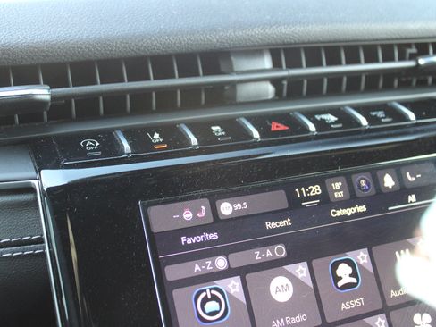 Certified 2024 Jeep Grand Cherokee Altitude image 21