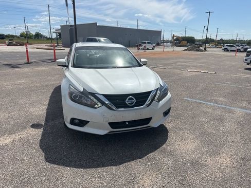 Used 2016 Nissan Altima 2.5 SL w/ 2.5 Technology w/LED Package image 3