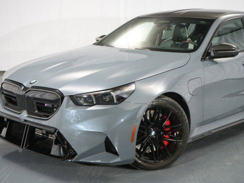 Used 2026 BMW M5 w/ Carbon Package image 6